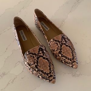 Steve Madden Studded Snakeskin Flats - Like New Size 9